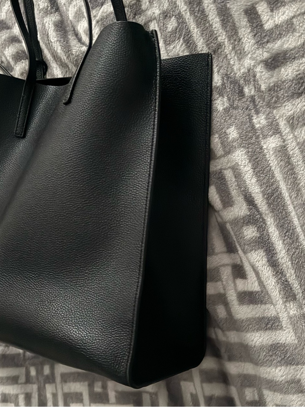 Marc Jacobs ‘The Grind’ Black Pebbled Leather Tote - Picture 12 of 14